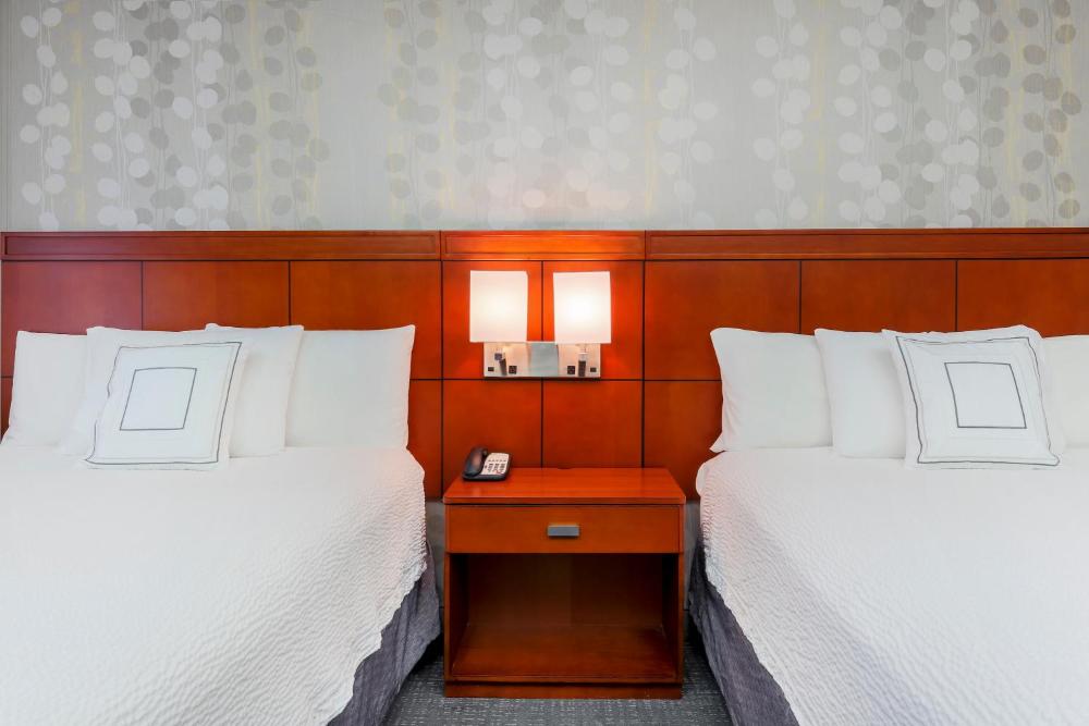 Queen Room with Two Queen Beds interior